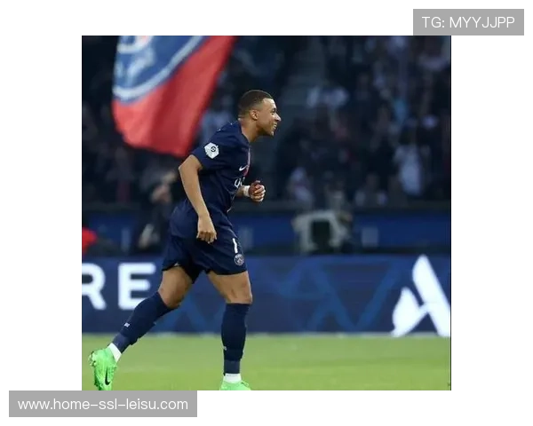 登贝莱梅开二度引领巴黎进攻风暴，主场大胜巩固榜首优势