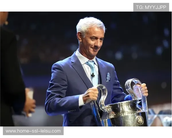 维尼修斯致电慰问阿劳霍，展现超越德比的体育精神