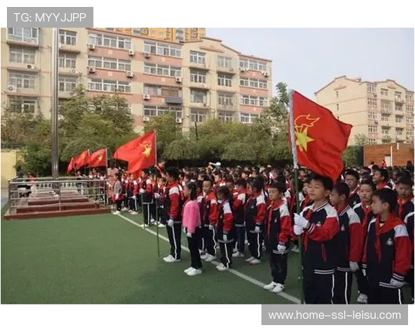 第90分钟圣马克西曼助攻福法纳破门，朗斯球迷高唱队歌庆祝历史性时刻